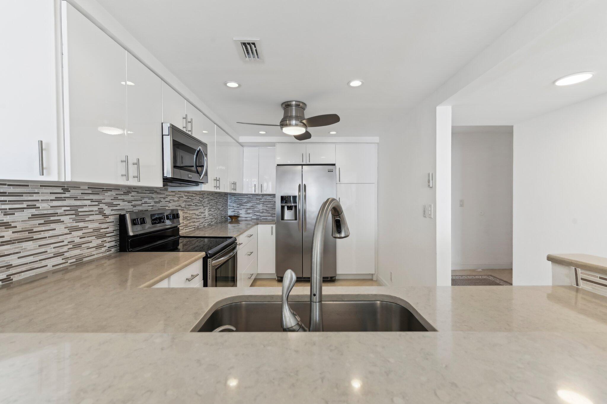 HORIZON EAST CONDO - Residential Lease