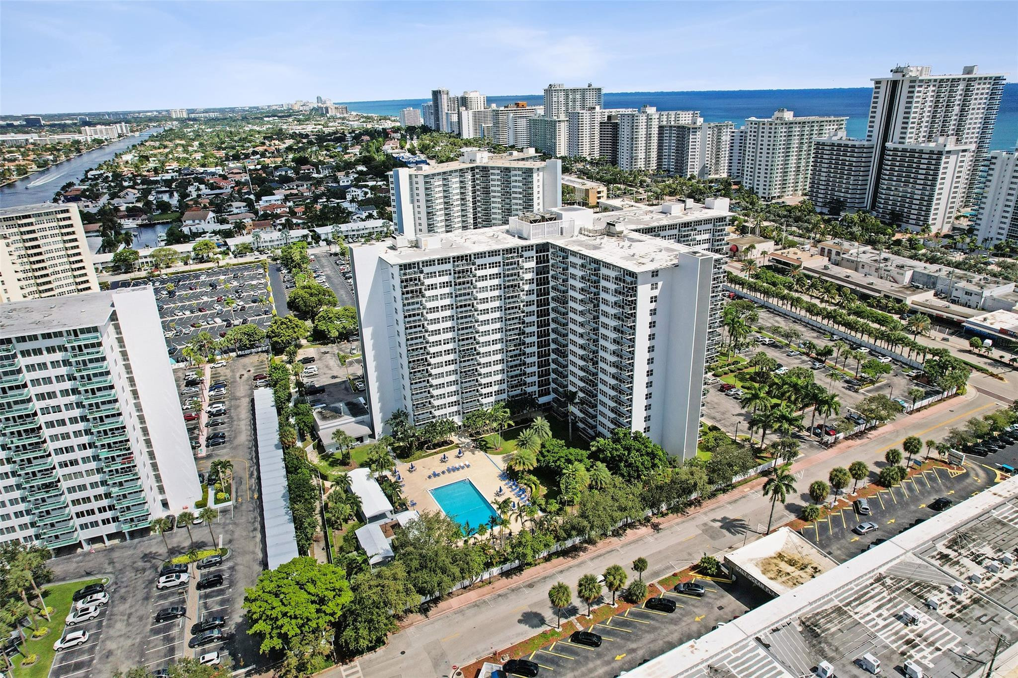 Coral Ridge Towers South - Residential