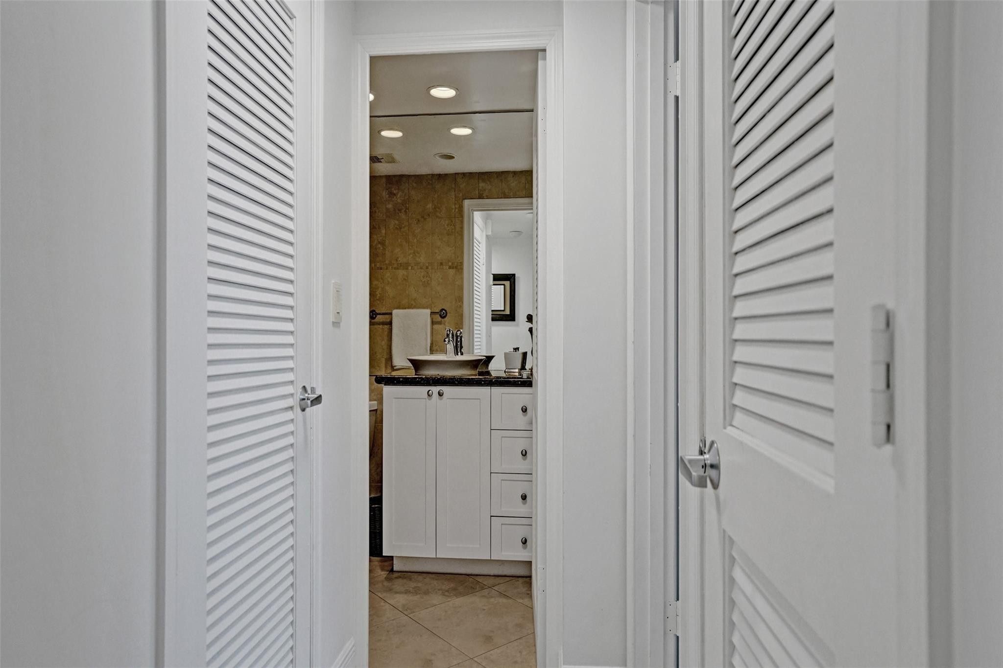 Coral Ridge Towers South - Residential