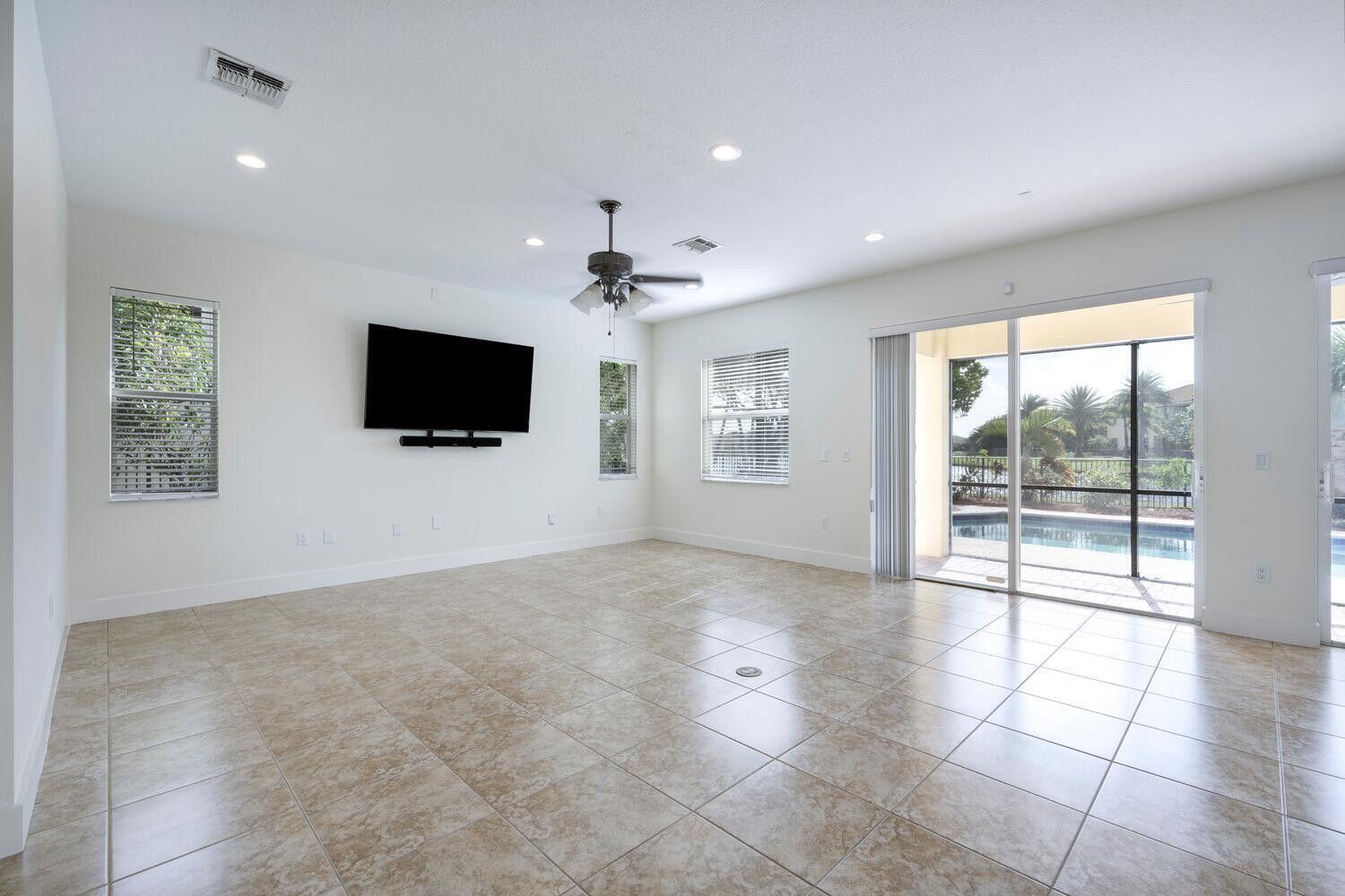 2392 Bellarosa Circle