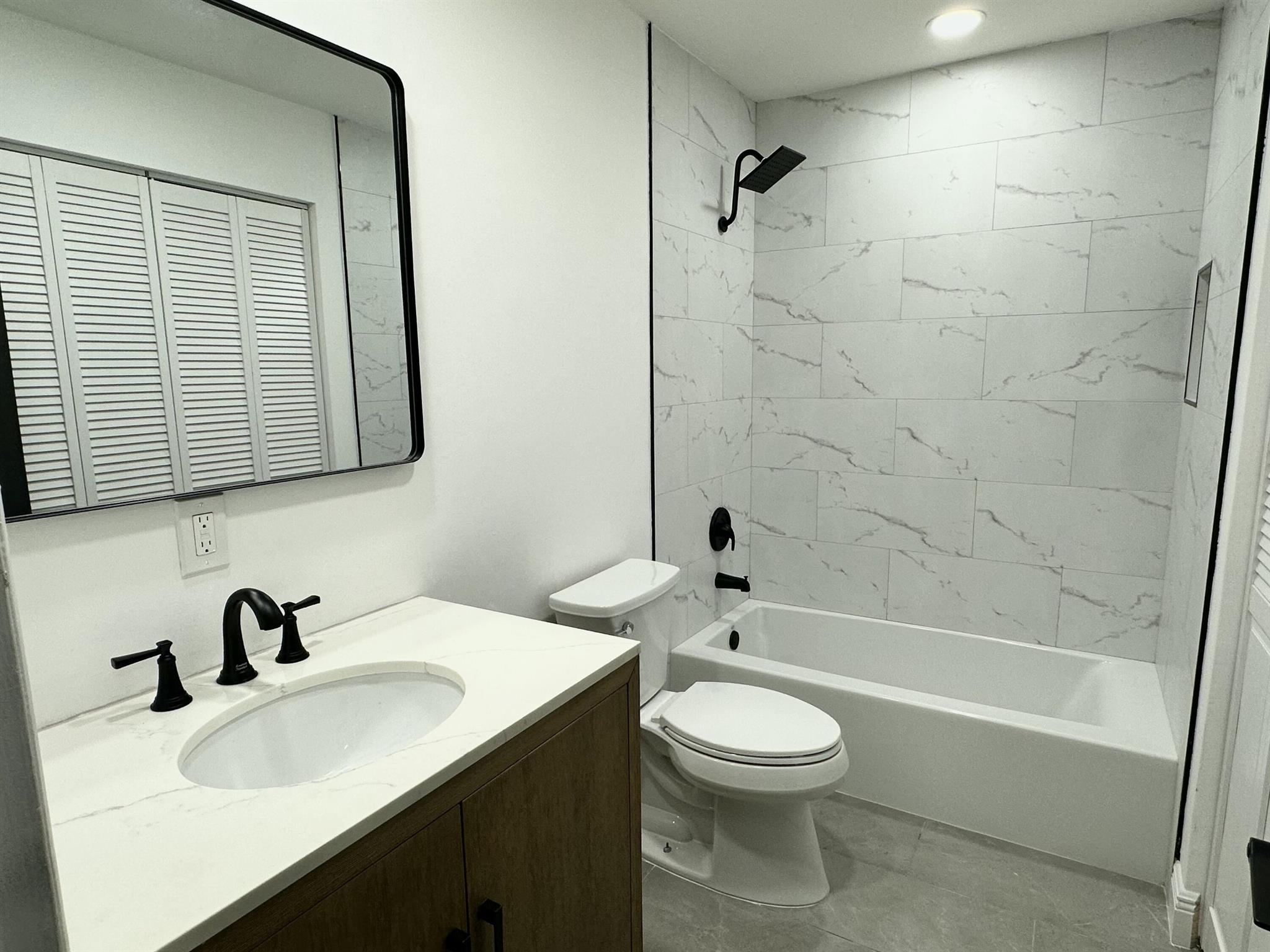RIVER PARK UNIT 7 - Residential Lease