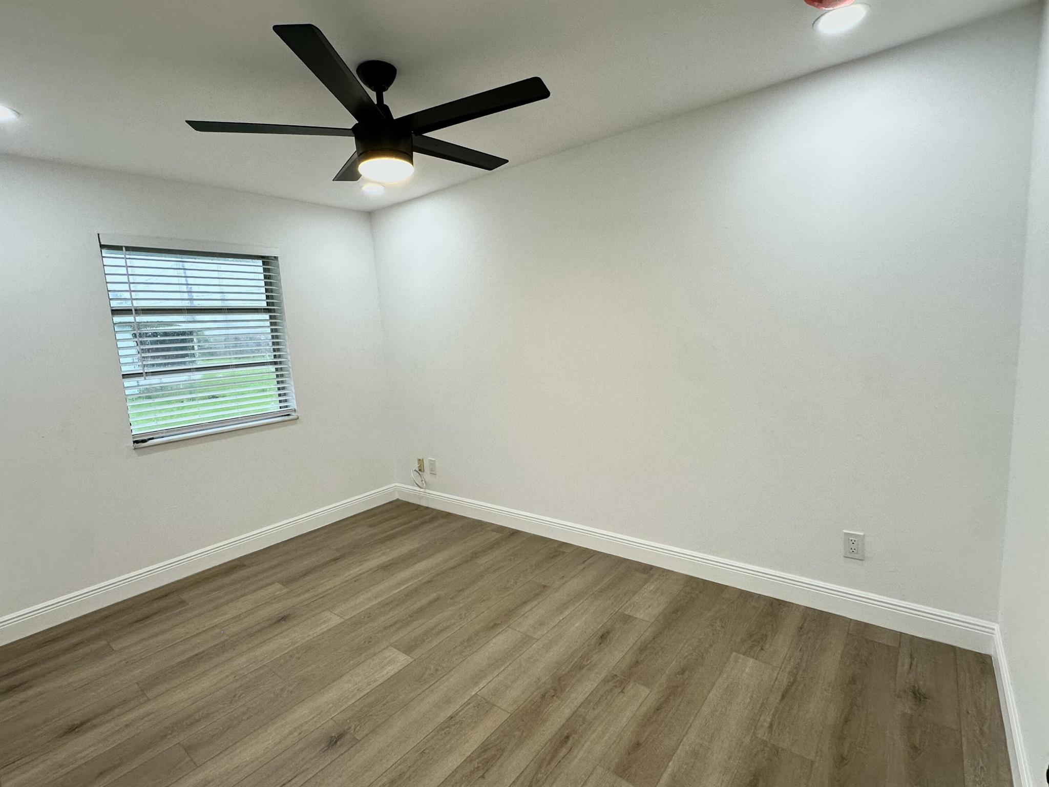 RIVER PARK UNIT 7 - Residential Lease