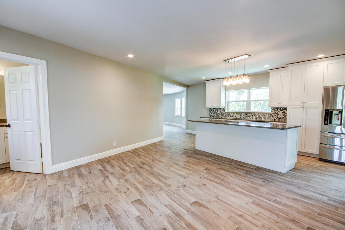 LOXAHATCHEE GROVES - Residential