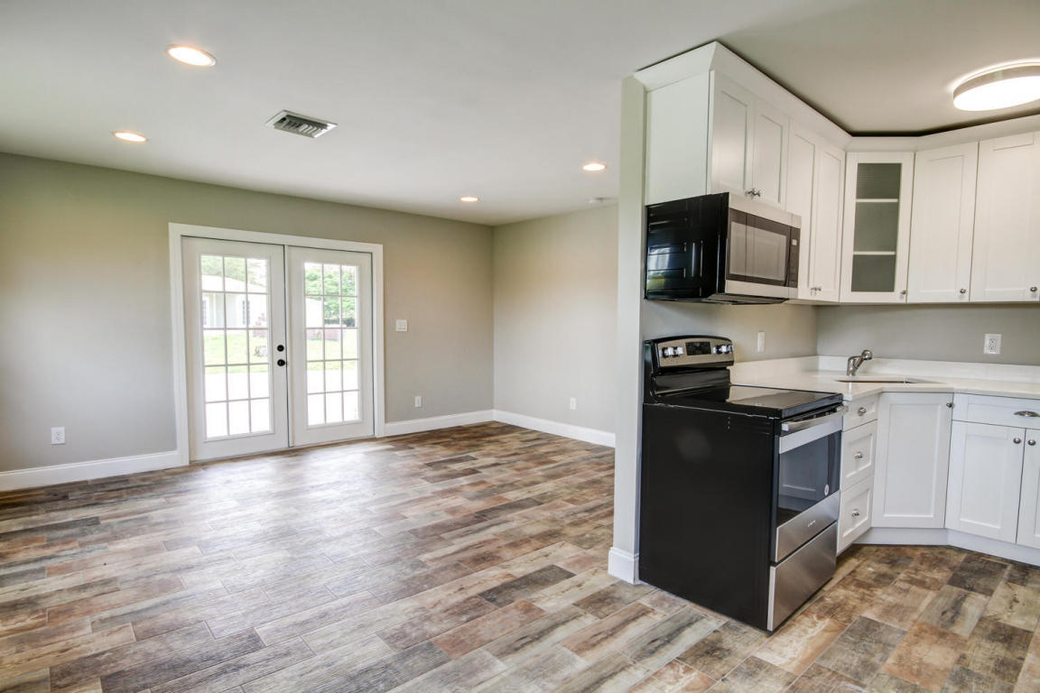 LOXAHATCHEE GROVES - Residential