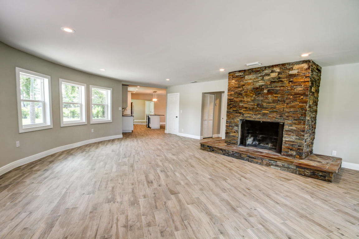 LOXAHATCHEE GROVES - Residential