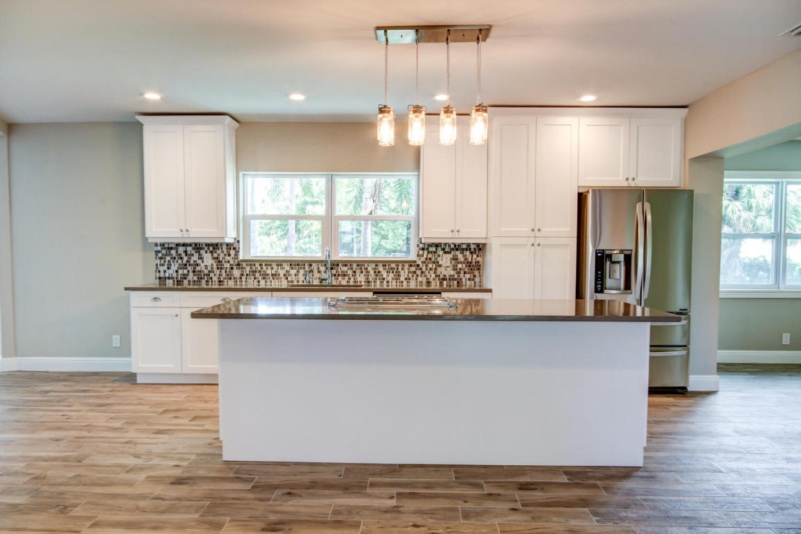 LOXAHATCHEE GROVES - Residential