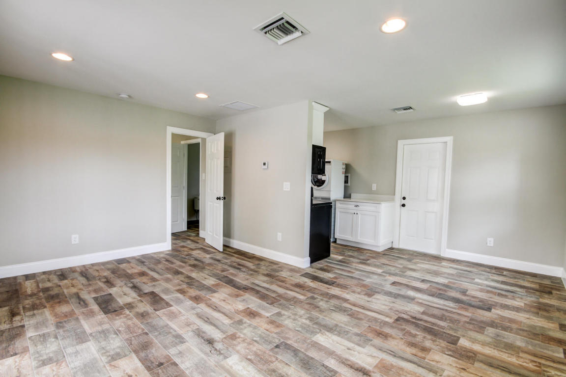 LOXAHATCHEE GROVES - Residential