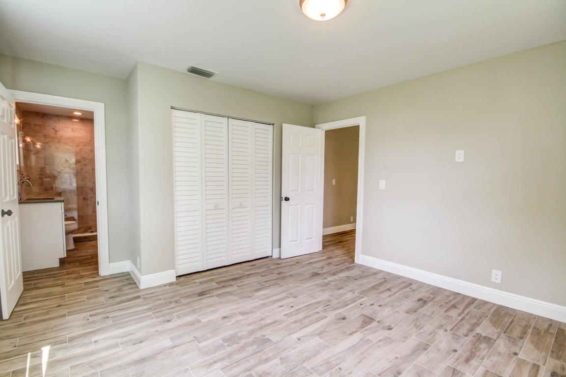 LOXAHATCHEE GROVES - Residential