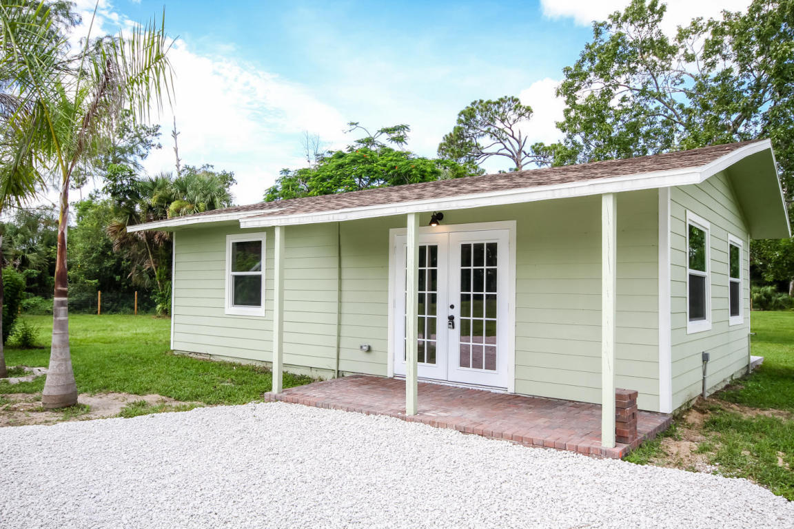 LOXAHATCHEE GROVES - Residential