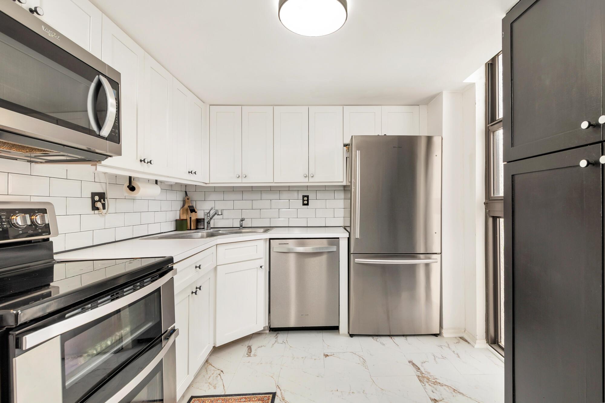 TRIANON CONDO - Residential Lease