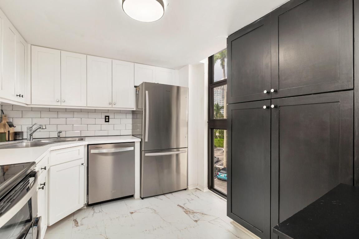 TRIANON CONDO - Residential Lease