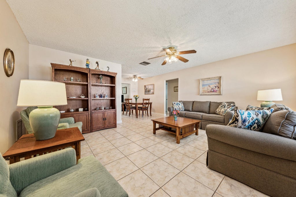 Photo of 707 SW 15th Street, Boynton Beach, FL 33426 (MLS # R11071712)