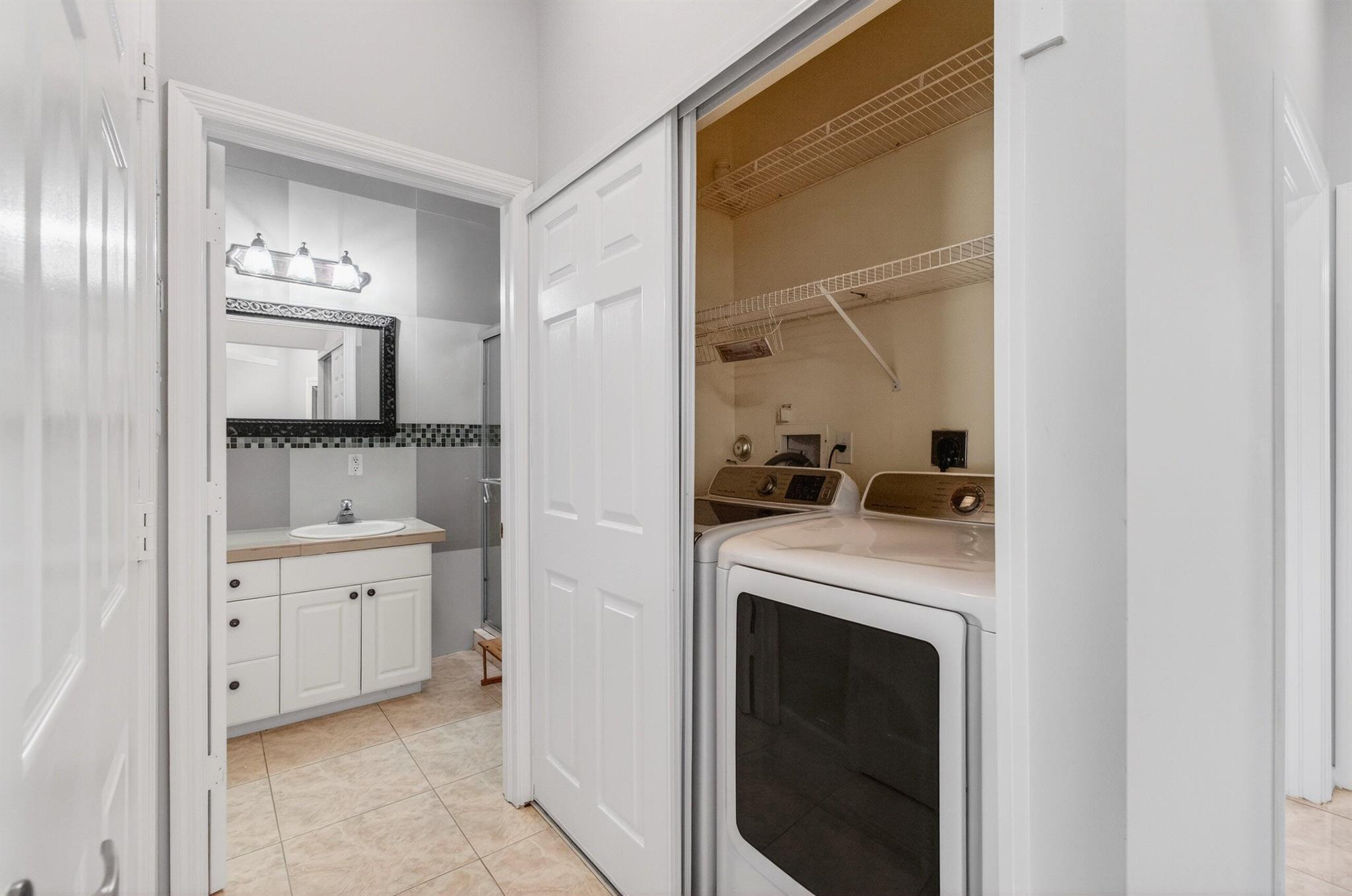 POINCIANA PLACE VILLAS CO - Residential Lease