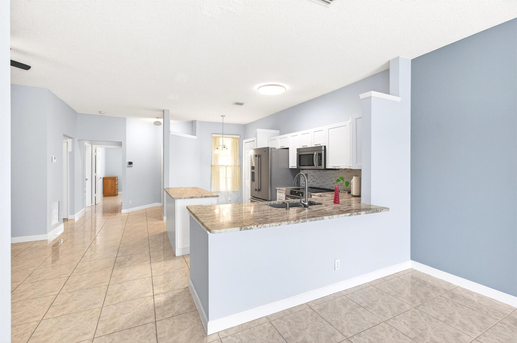 POINCIANA PLACE VILLAS CO - Residential Lease