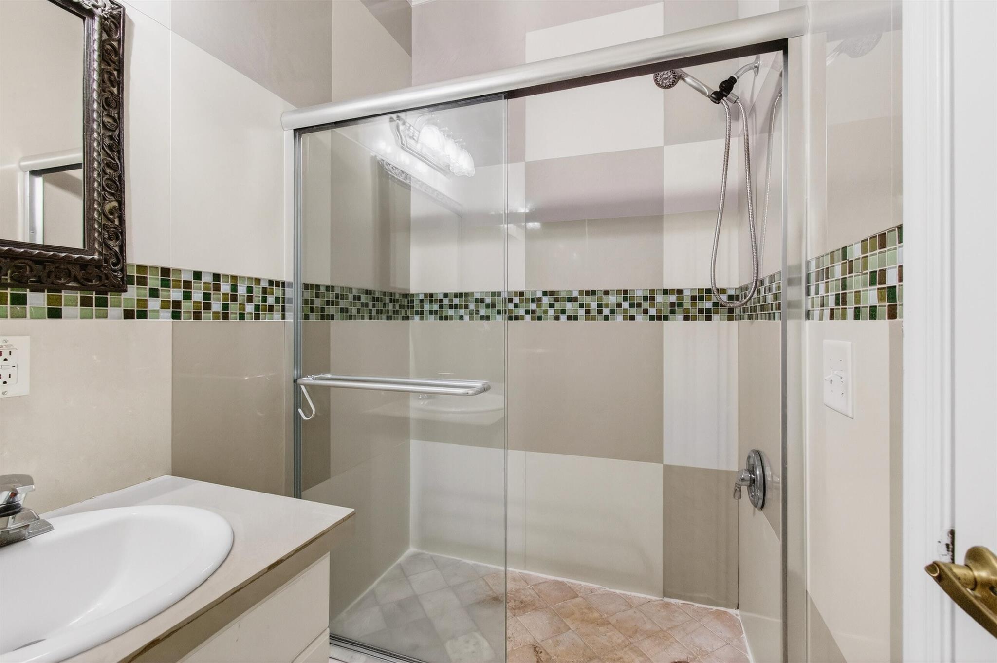 POINCIANA PLACE VILLAS CO - Residential Lease