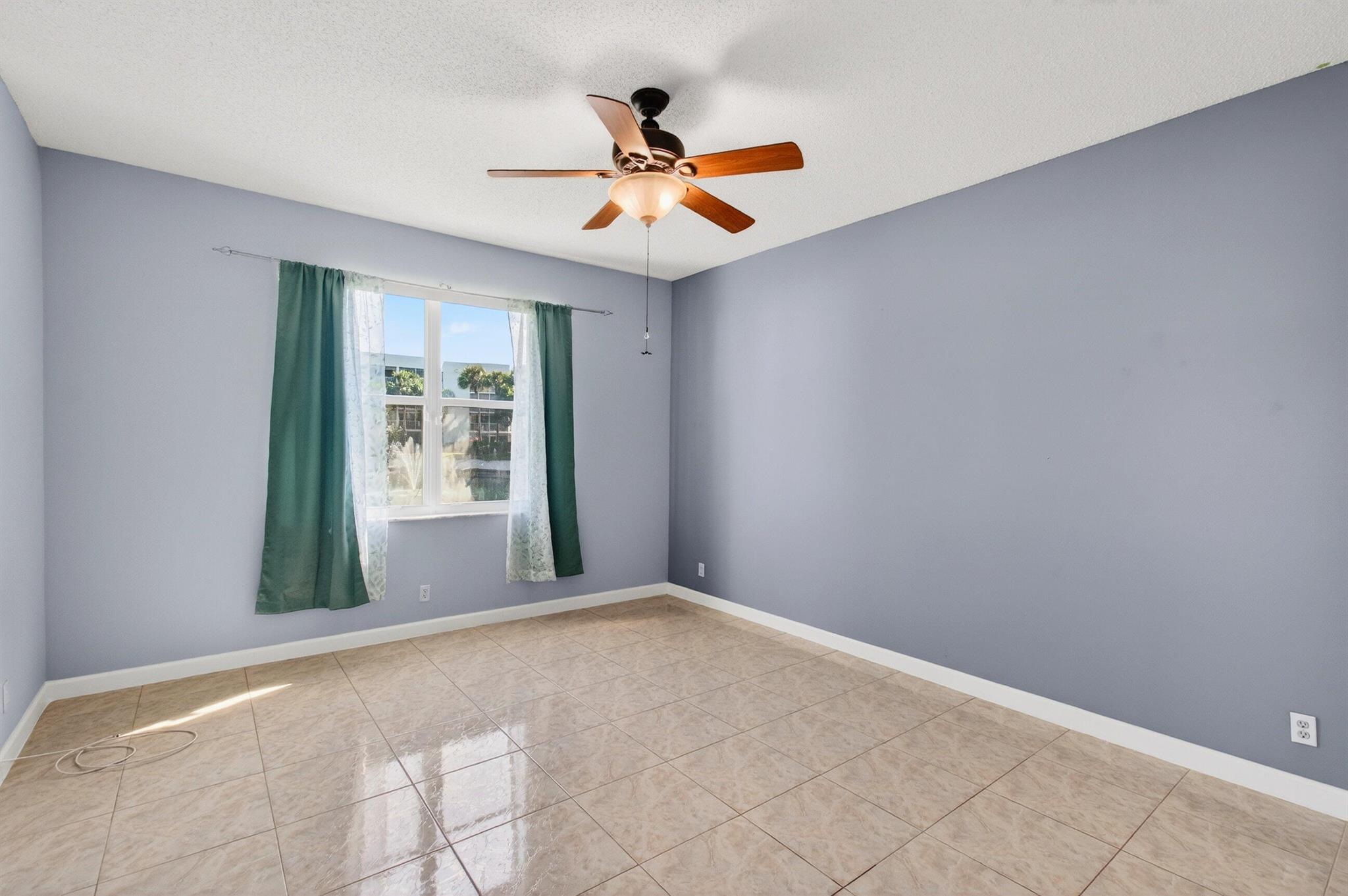 POINCIANA PLACE VILLAS CO - Residential Lease