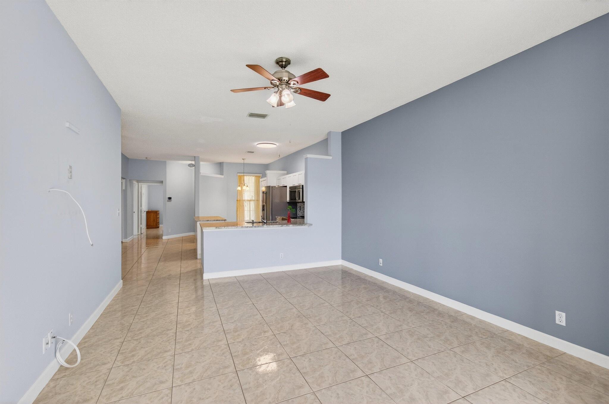 POINCIANA PLACE VILLAS CO - Residential Lease