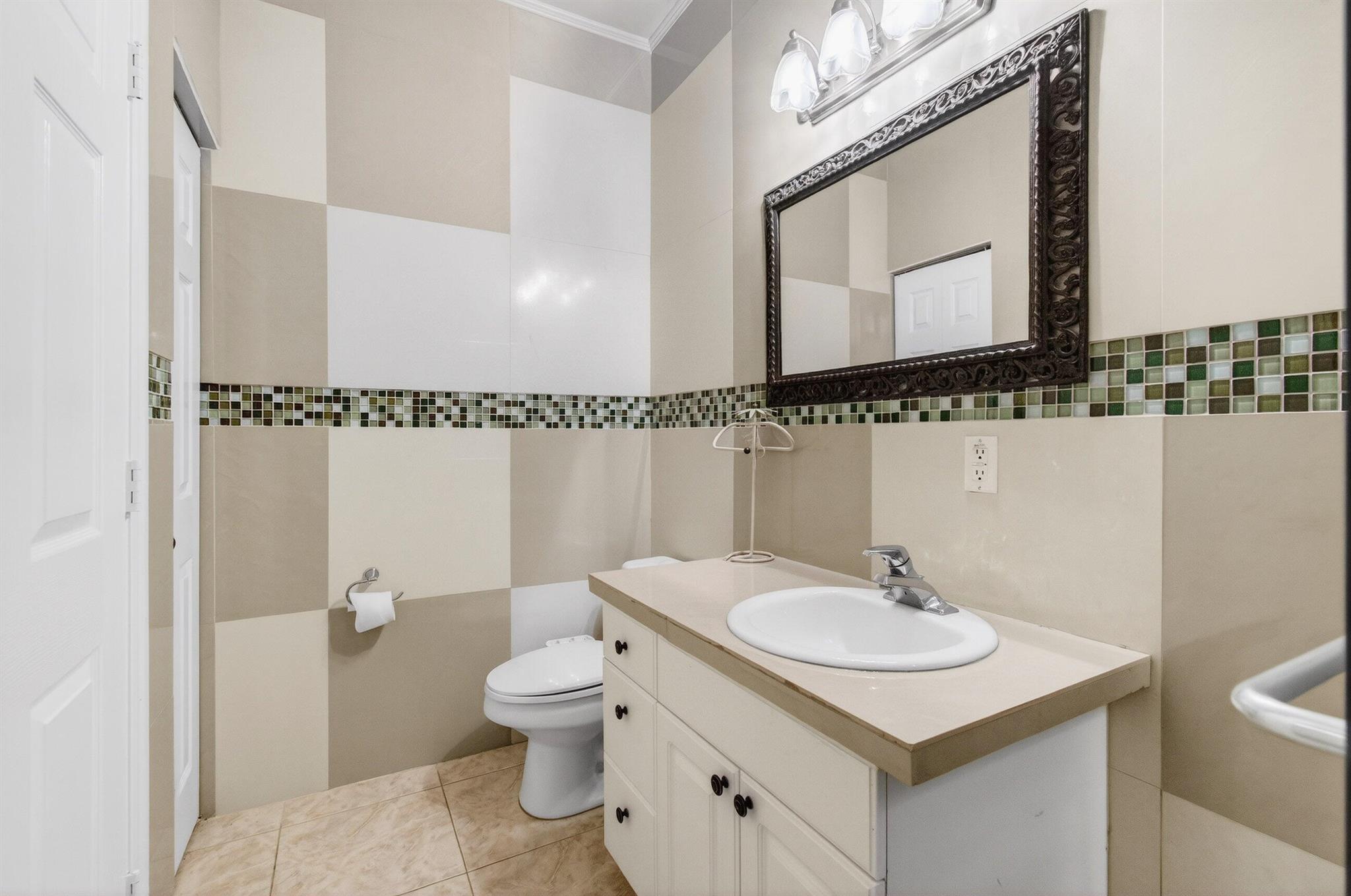 POINCIANA PLACE VILLAS CO - Residential Lease