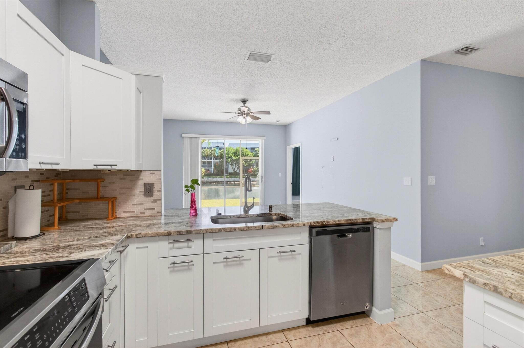 POINCIANA PLACE VILLAS CO - Residential Lease