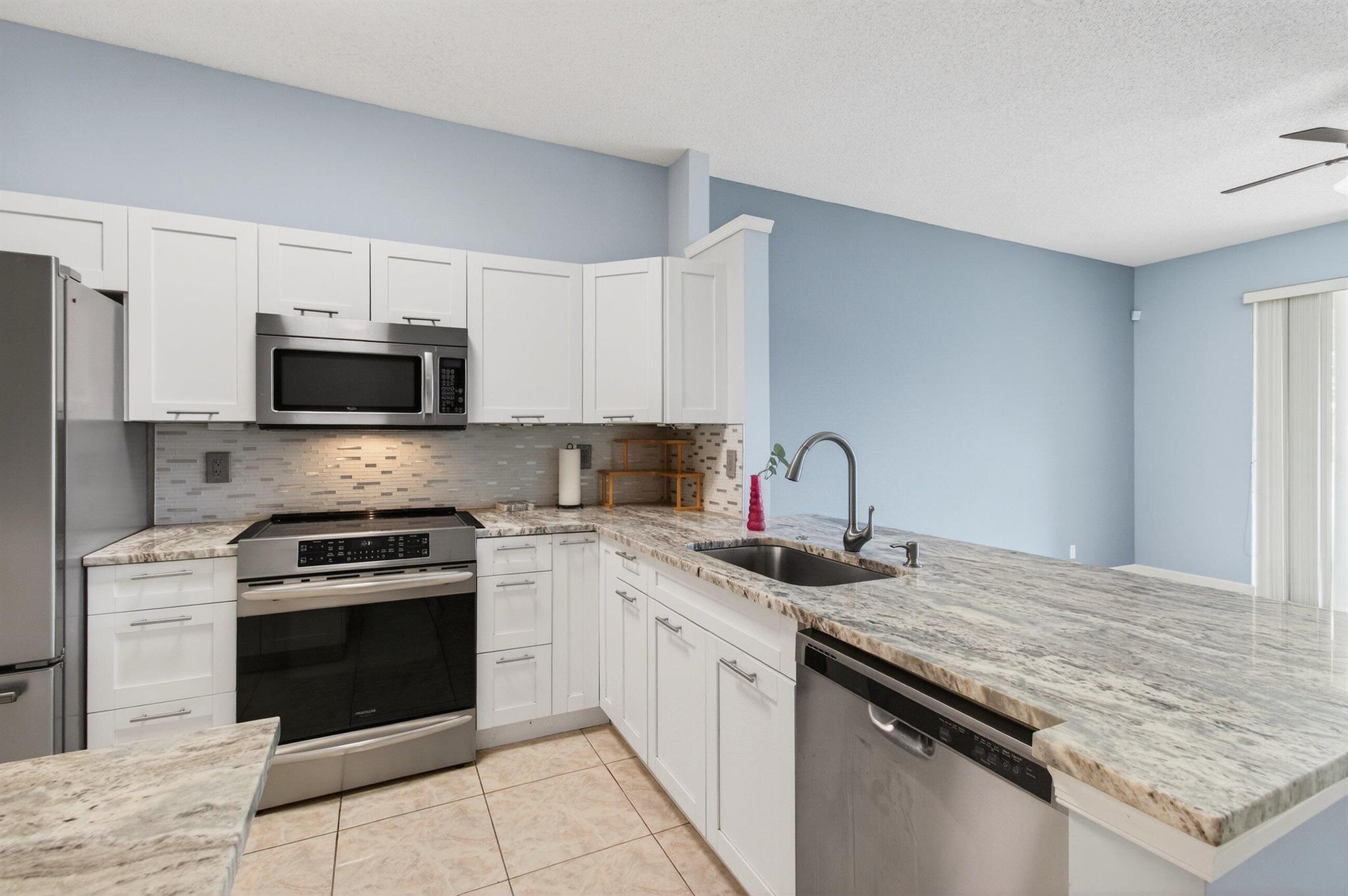 POINCIANA PLACE VILLAS CO - Residential Lease