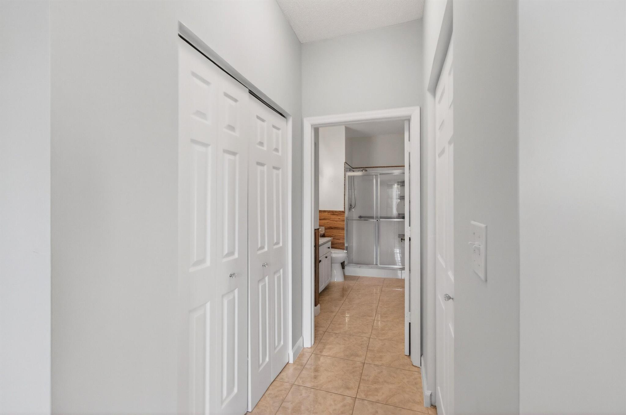 POINCIANA PLACE VILLAS CO - Residential Lease