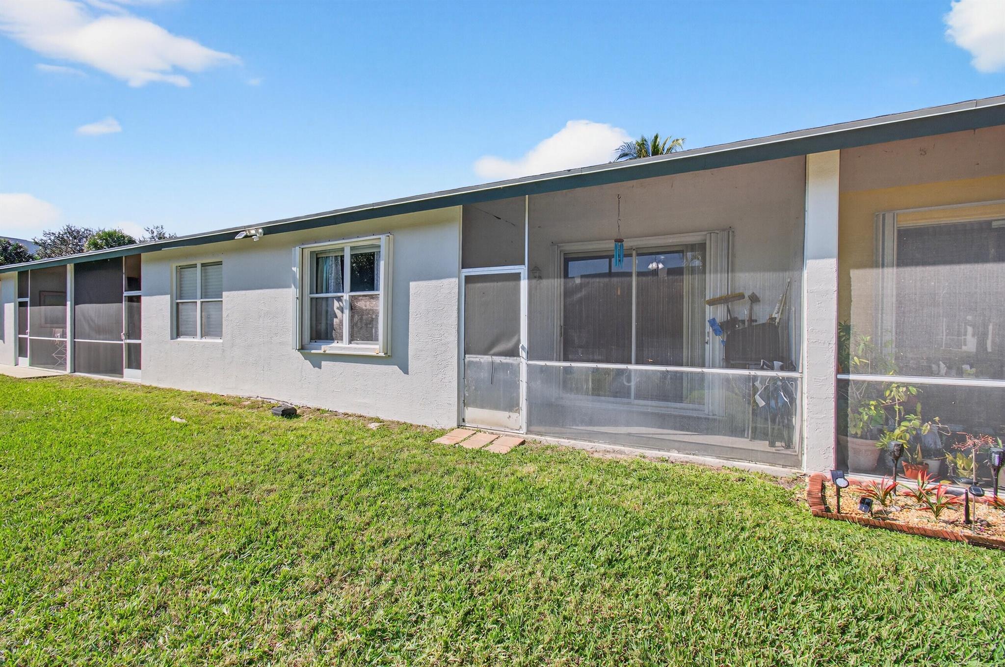 POINCIANA PLACE VILLAS CO - Residential Lease