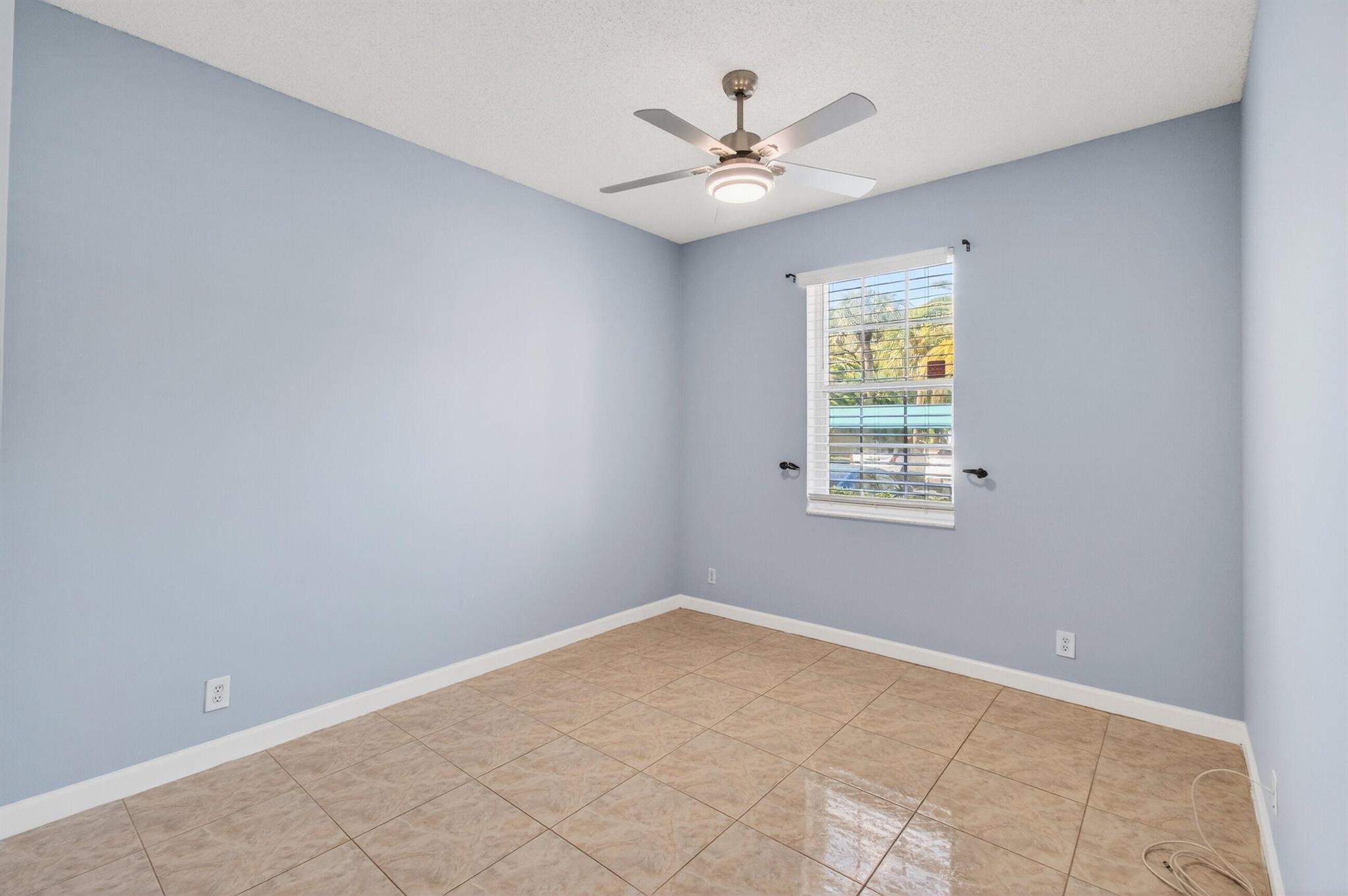 POINCIANA PLACE VILLAS CO - Residential Lease