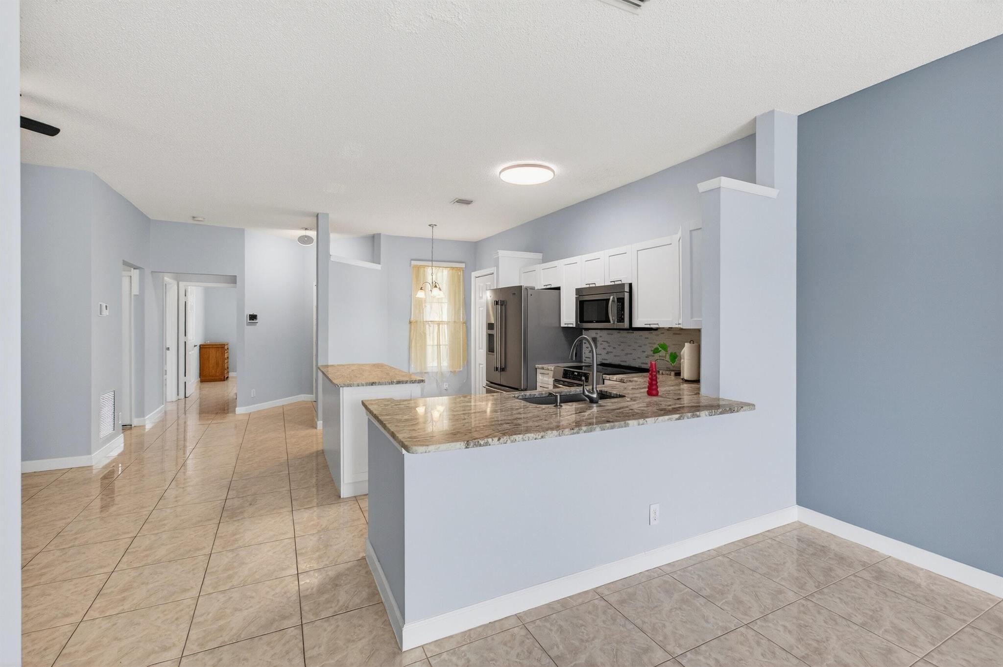 POINCIANA PLACE VILLAS CO - Residential Lease