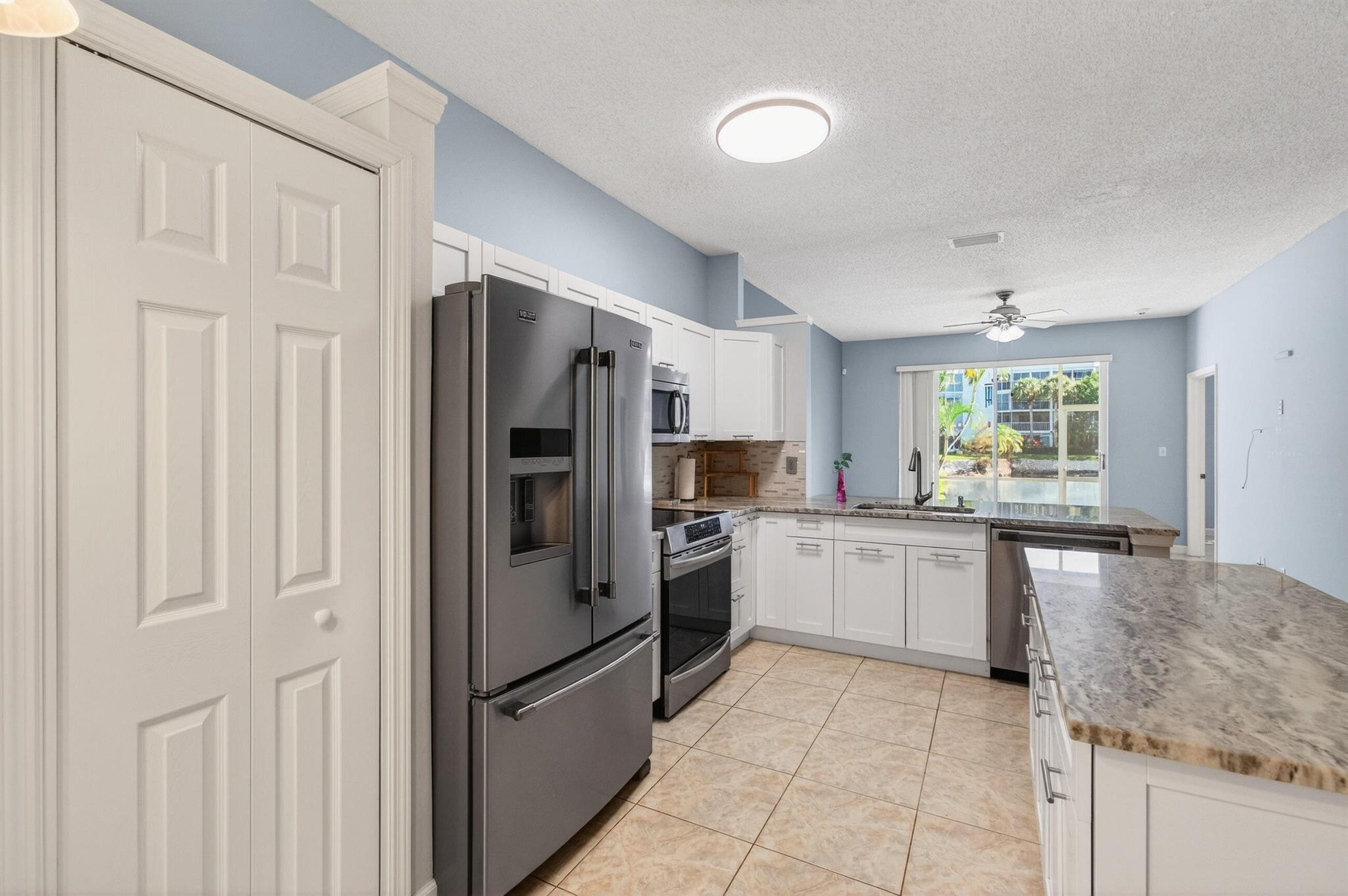 POINCIANA PLACE VILLAS CO - Residential Lease