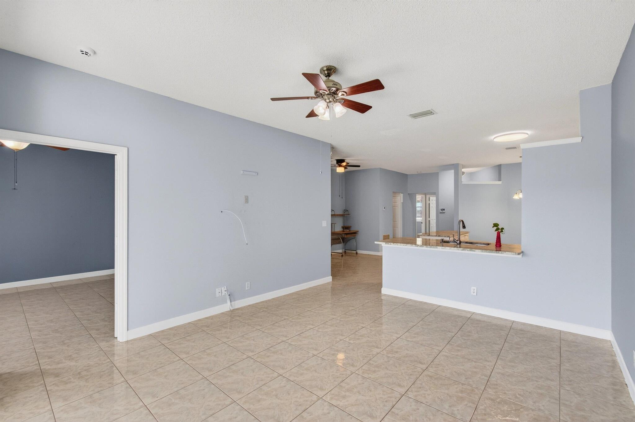 POINCIANA PLACE VILLAS CO - Residential Lease