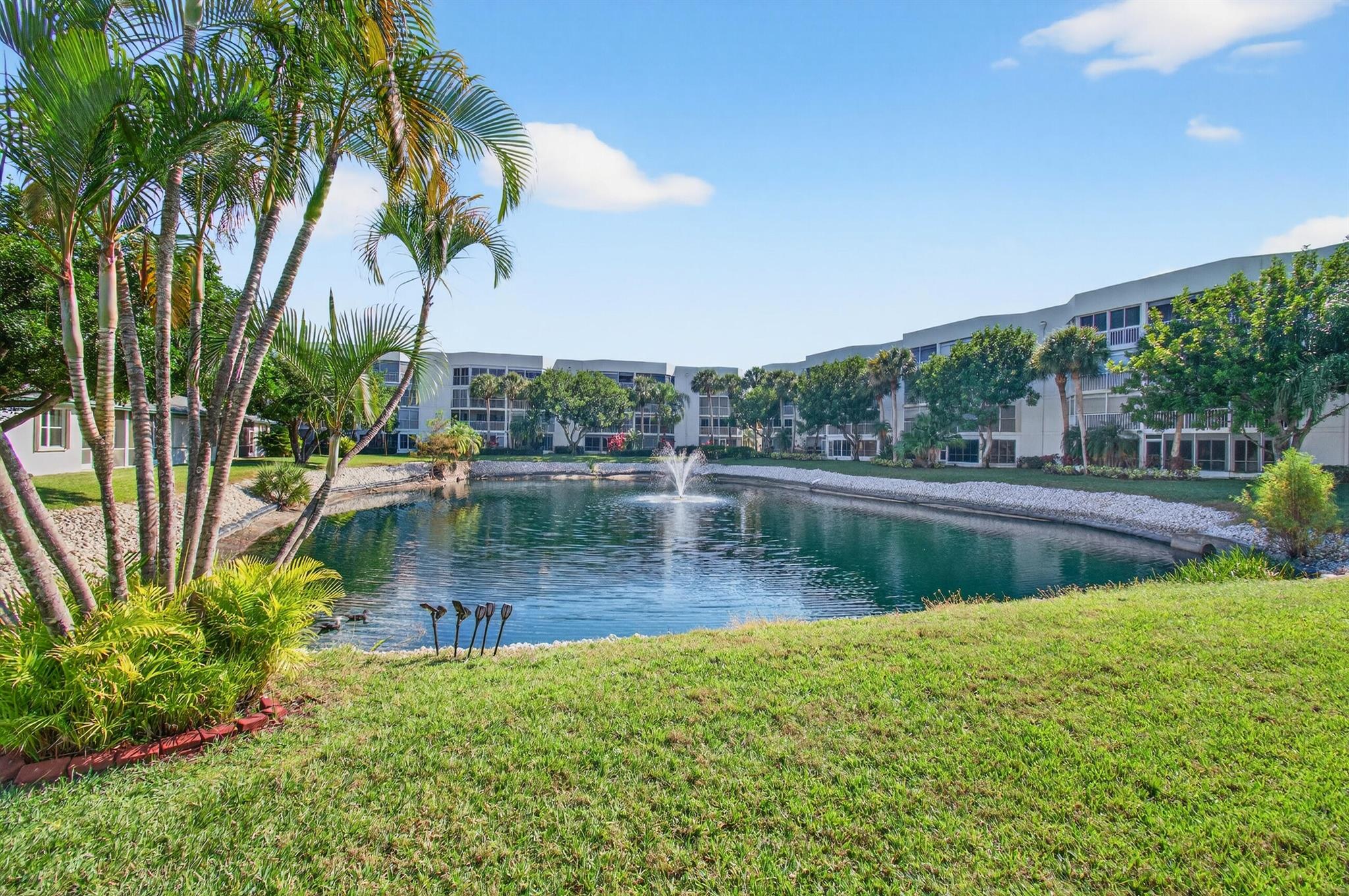POINCIANA PLACE VILLAS CO - Residential Lease