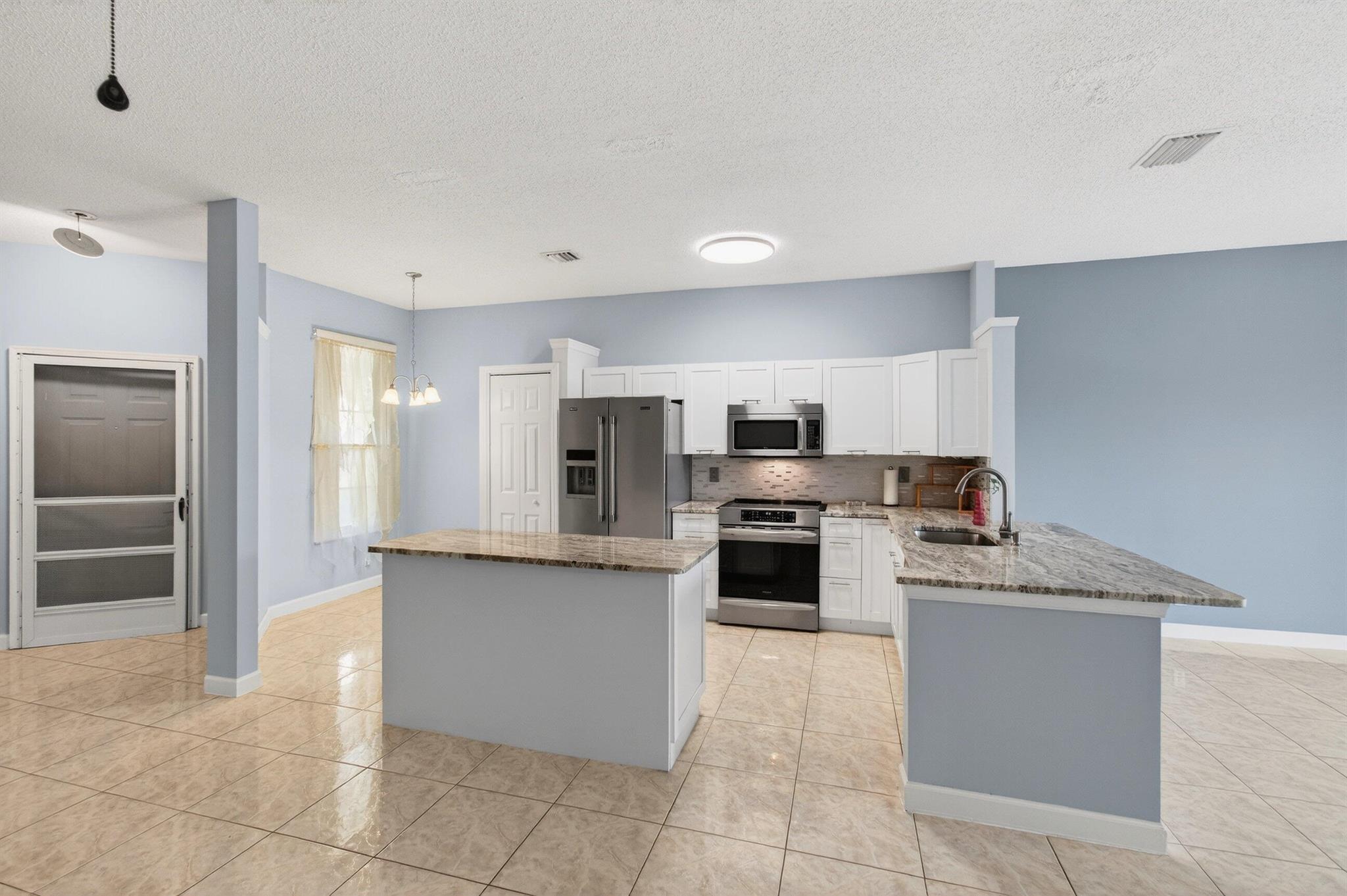 POINCIANA PLACE VILLAS CO - Residential Lease