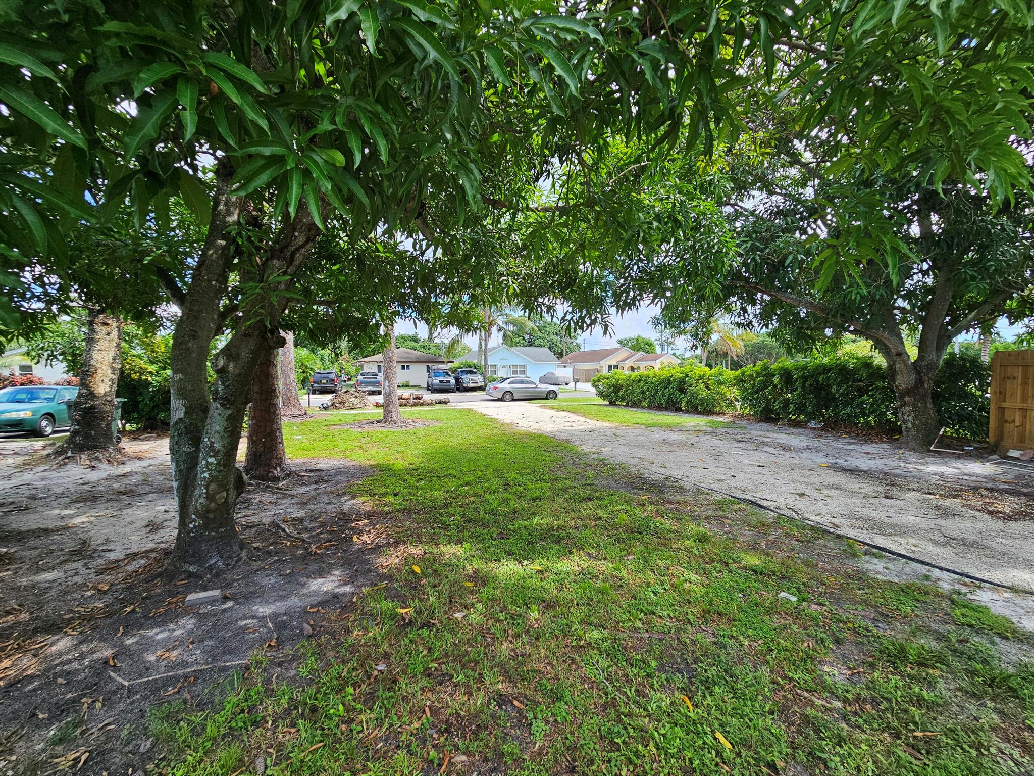 View photos, virtual tours, details... 409 Perry Avenue