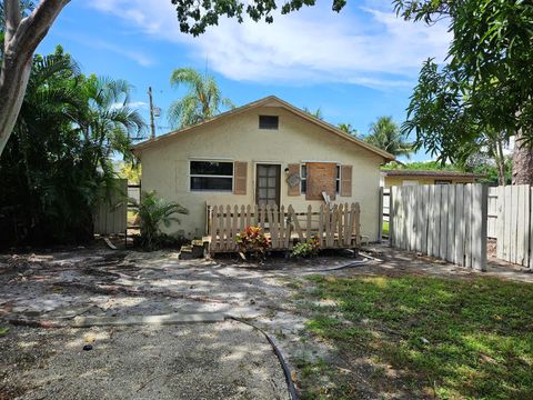 409 Perry Avenue Greenacres FL 33463
