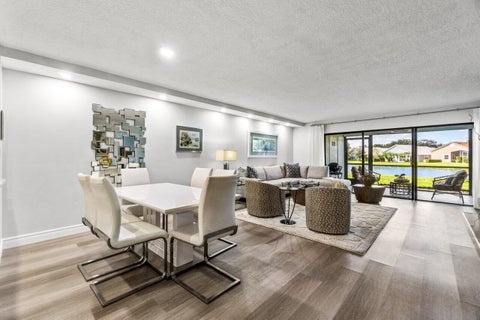 Photo of 12781 Briarlake Drive, Palm Beach Gardens, FL 33418 (MLS # B26083819)