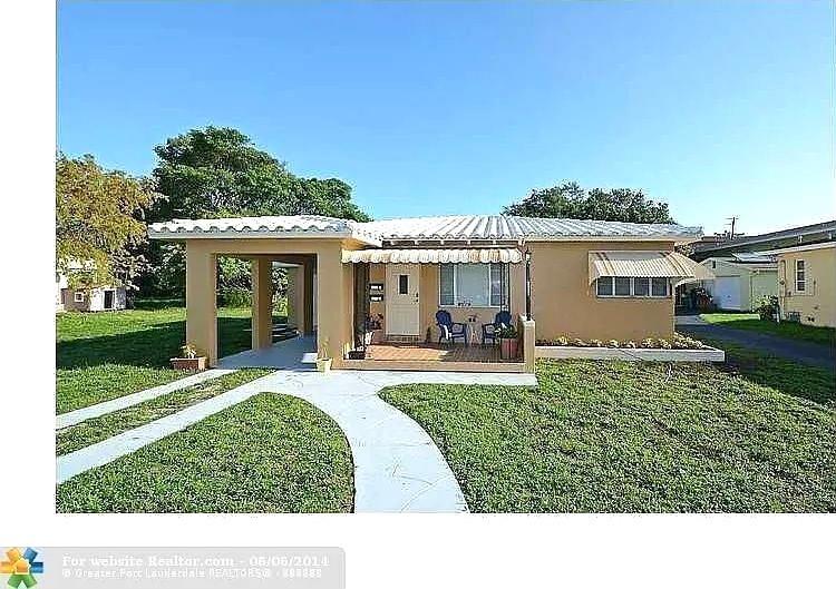 Charming 2BR/1BA front unit in Hollywood offering privacy and comfort. Electric & water included, terrazzo flooring, window/wall AC units, and full-size washer & dryer. No HOA, fast 3-day approval. Pets allowed with fee, bad credit considered with conditions. Prime location east of I-95, north of Hollywood Blvd. Renter’s insurance required. Professionally managed by PMI for a smooth rental experience.