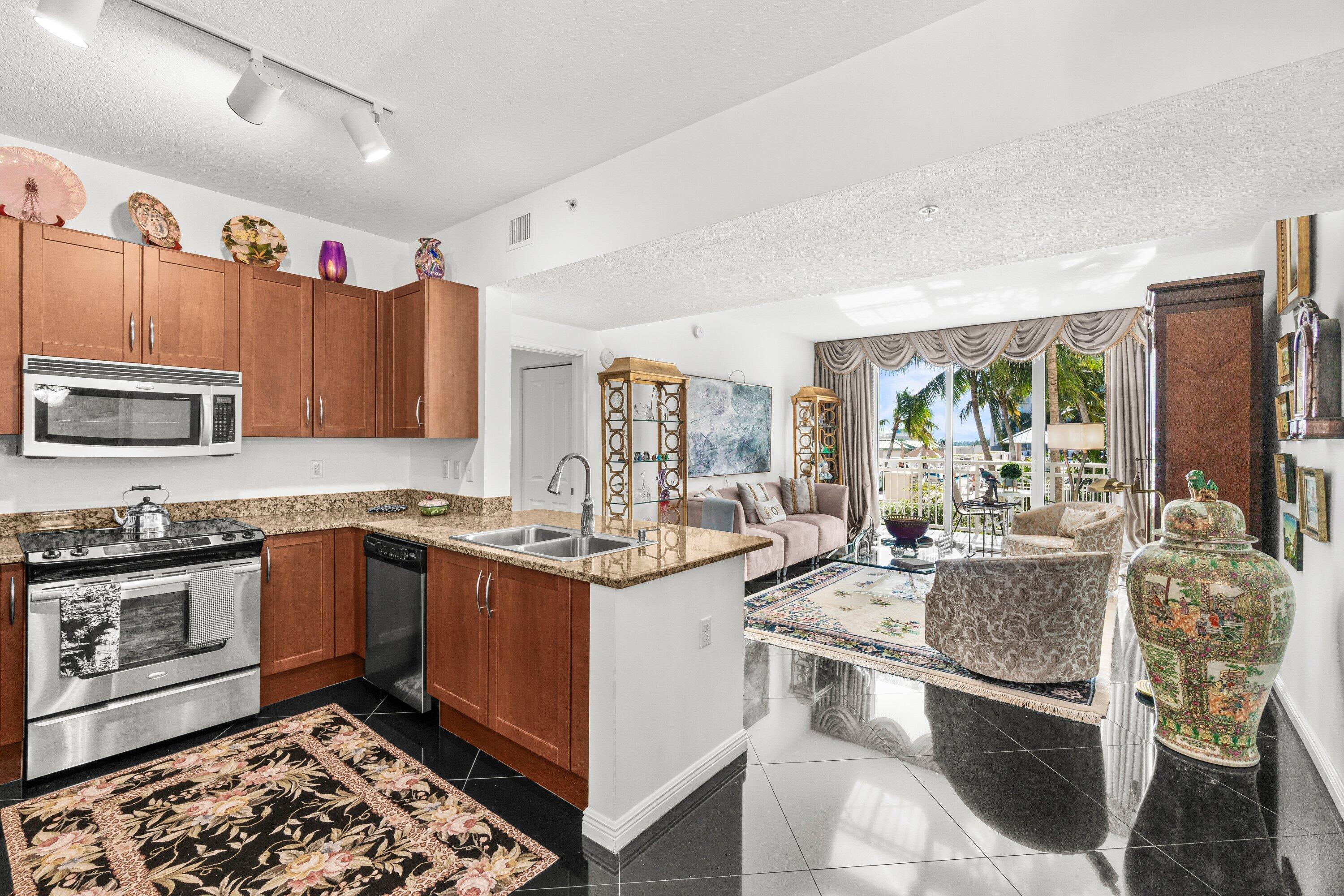 450 N Federal Highway 610