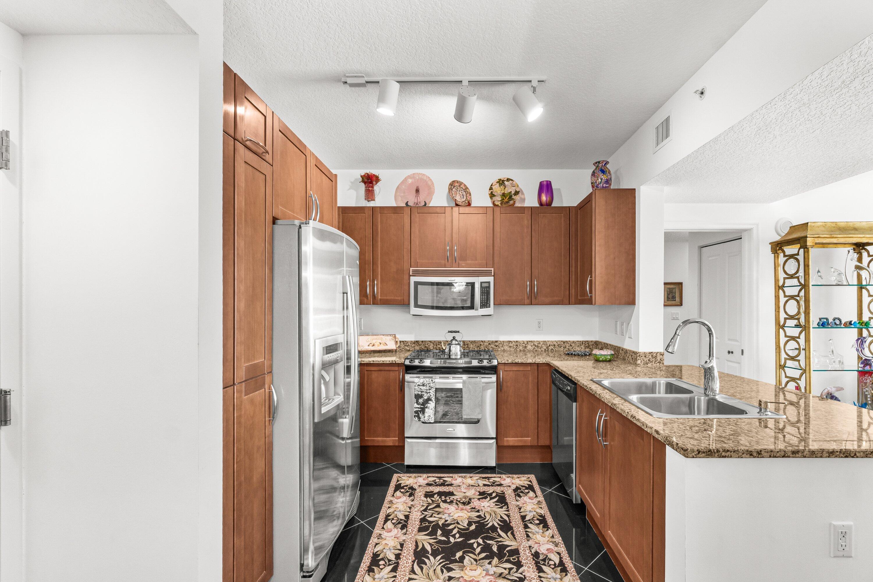 450 N Federal Highway 610