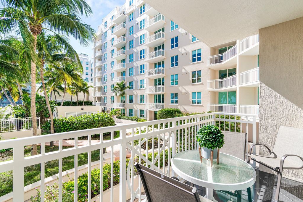 Photo of 450 N Federal Highway #610, Boynton Beach, FL 33435 (MLS # R11142767)