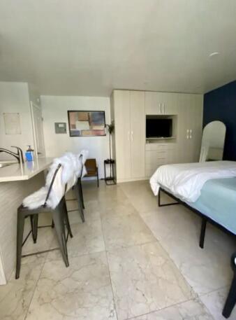 CROISSANT PARK - Residential Lease