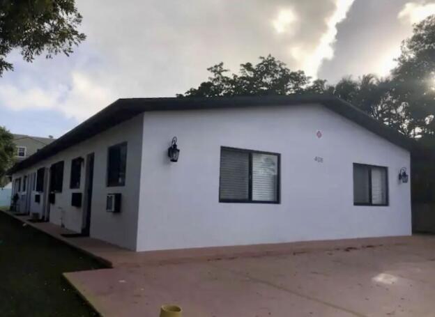 CROISSANT PARK - Residential Lease