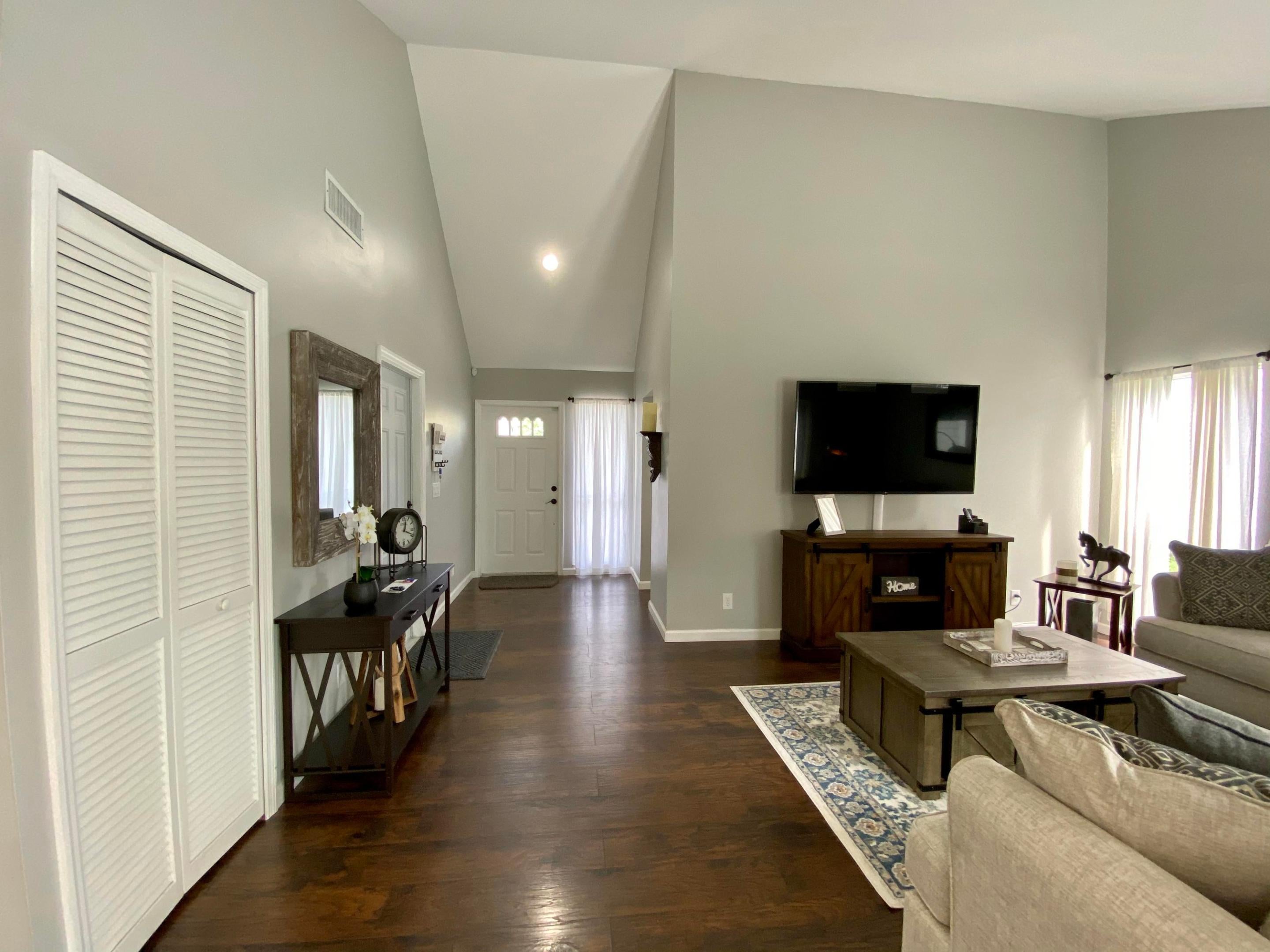 453 Park Forest Way