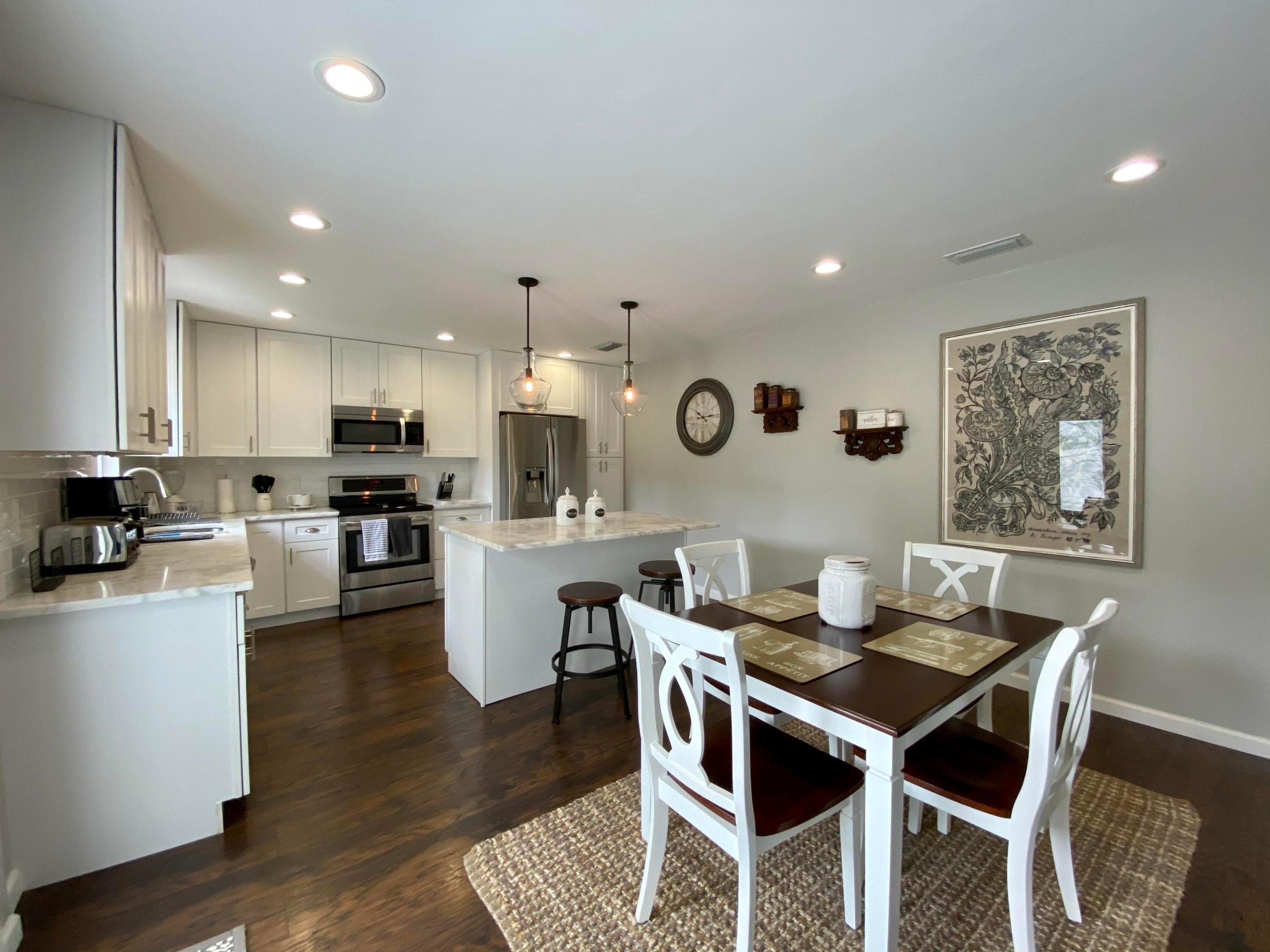453 Park Forest Way