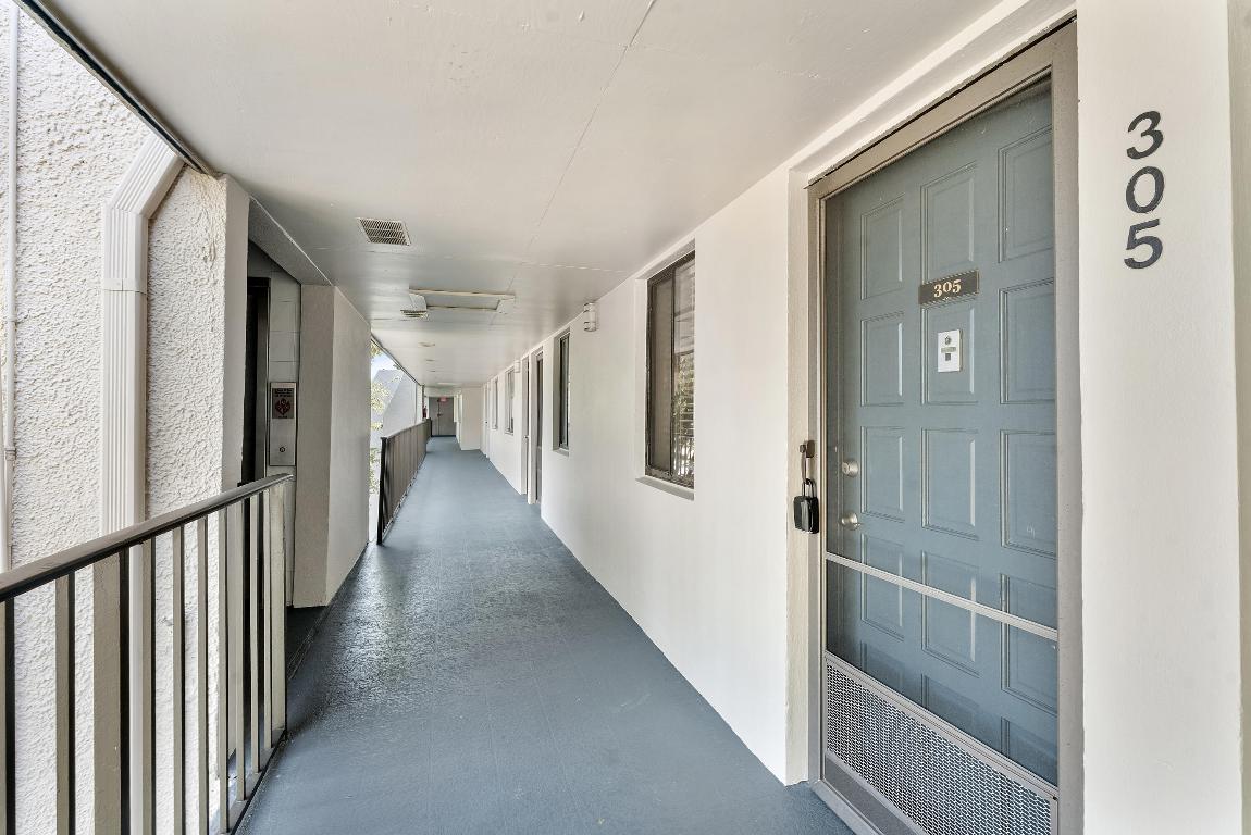 FOUNTAINS OF PALM BEACH CONDO 2 - Residential