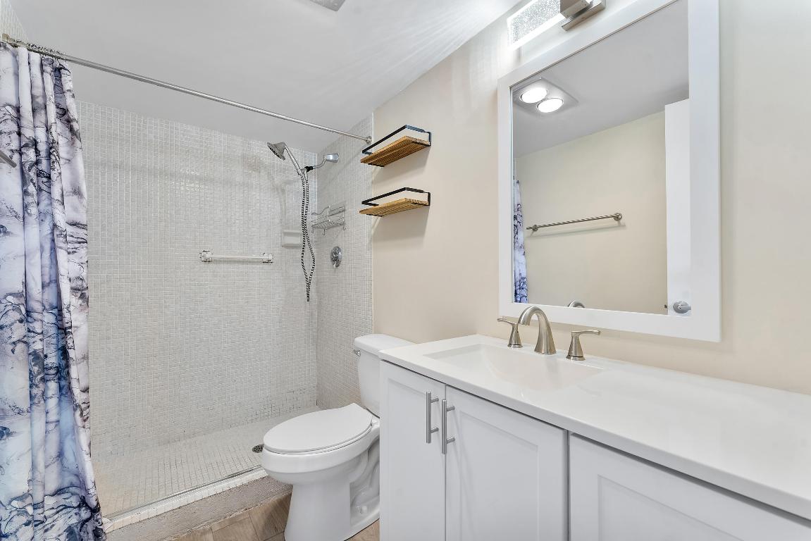 FOUNTAINS OF PALM BEACH CONDO 2 - Residential