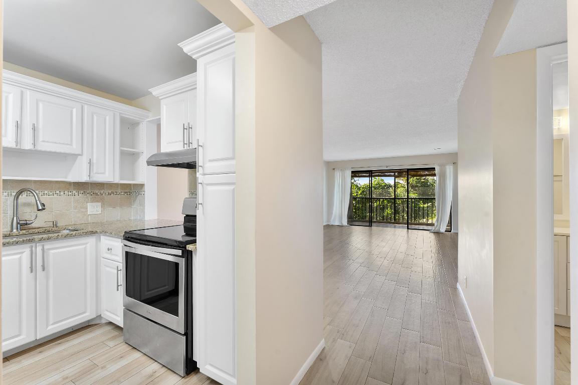 FOUNTAINS OF PALM BEACH CONDO 2 - Residential