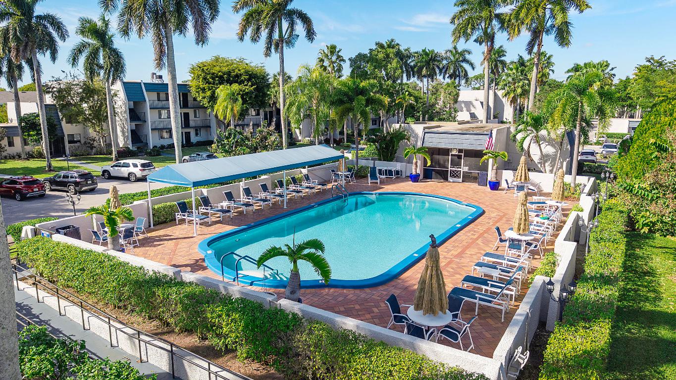 FOUNTAINS OF PALM BEACH CONDO 2 - Residential