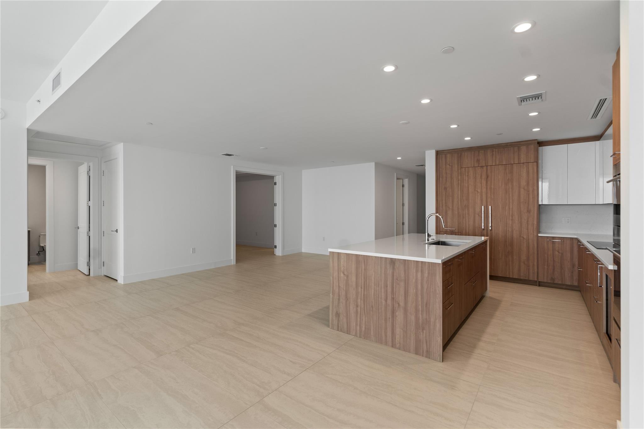 View photos, virtual tours, details... 153 N Seabreeze blvd S-1501