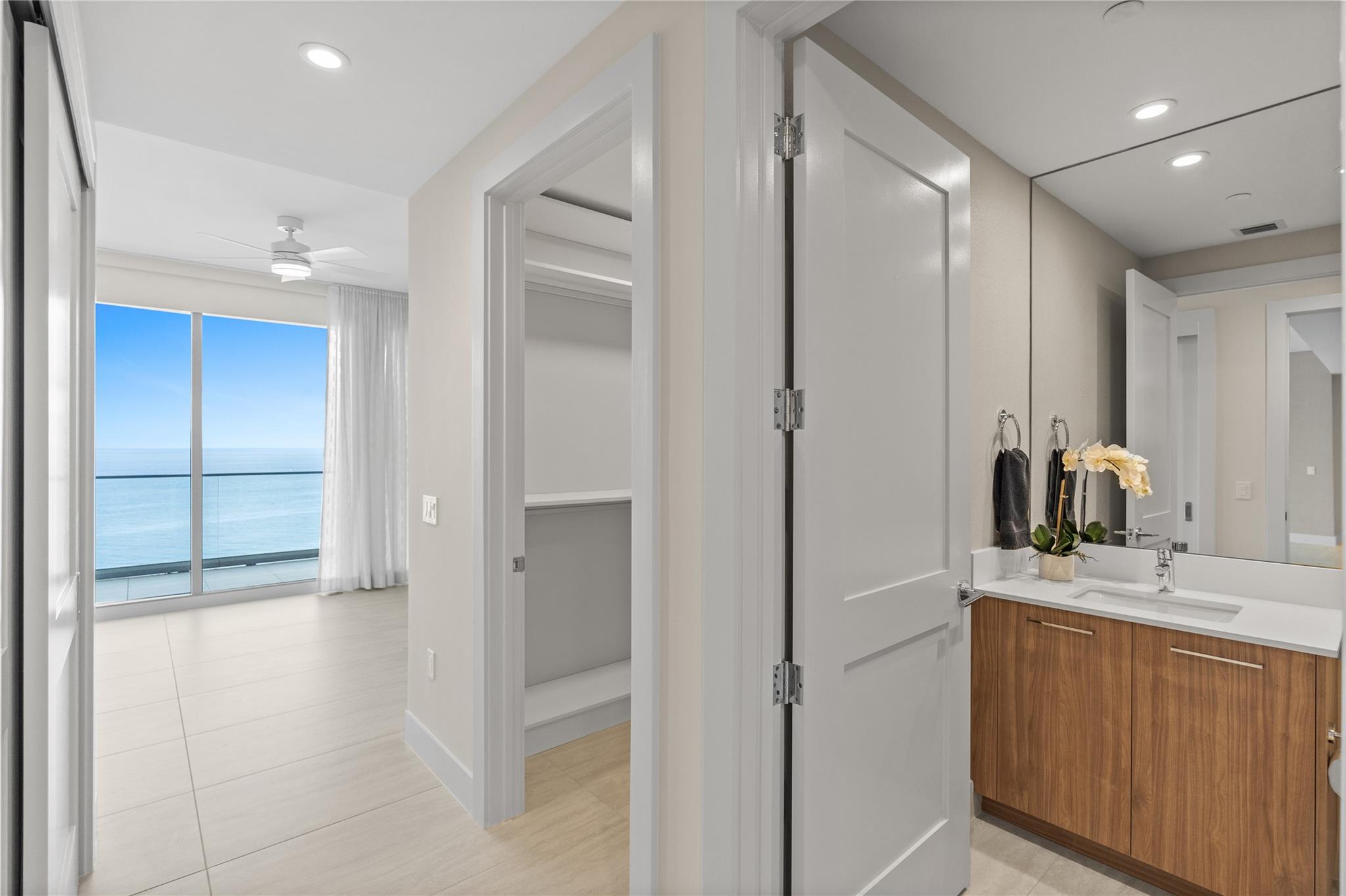 SELENE OCEANFRONT - Residential