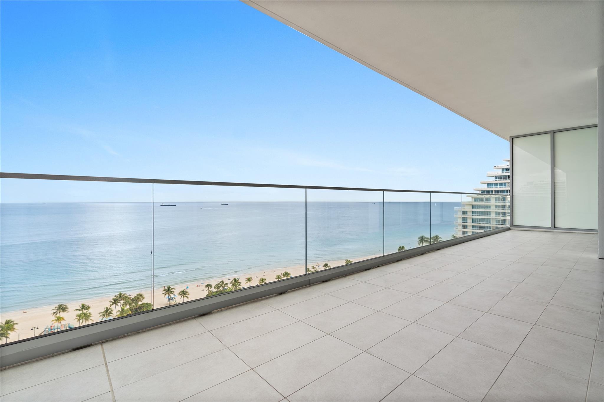 SELENE OCEANFRONT - Residential